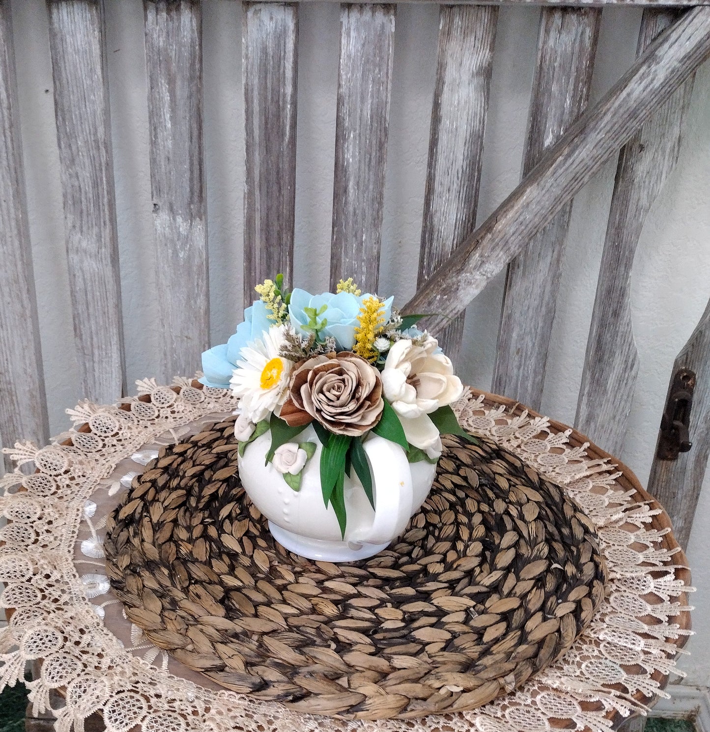 Sola Wood Flower Teapot Arrangement – Rustic Floral Centerpiece, Eco-Friendly Gift, Farmhouse Wedding Décor