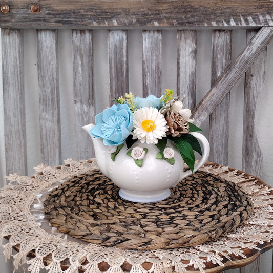 Sola Wood Flower Teapot Arrangement – Rustic Floral Centerpiece, Eco-Friendly Gift, Farmhouse Wedding Décor